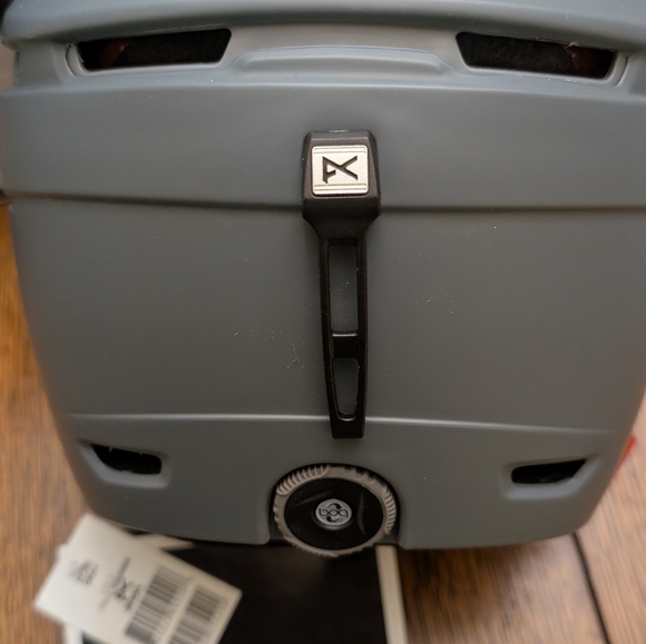 Snowboard Helmet - Picture 5 of 9